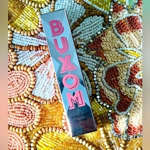 New in box! Buxom XTROVERT™ MASCARA in Xtra Black